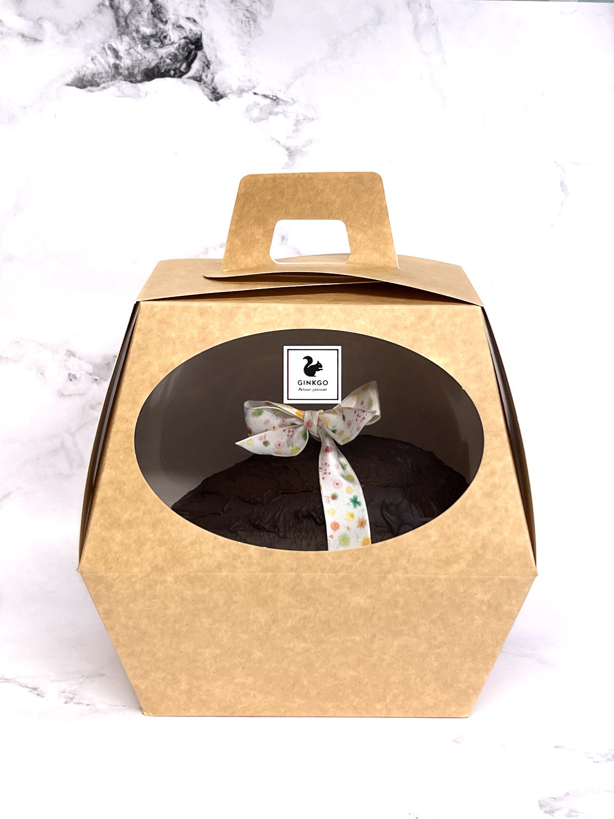 Grand Oeuf Noir Soufflé garni